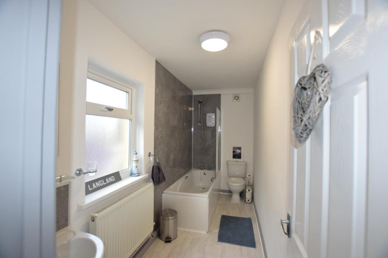 1 Bedroom Holiday Let In The Heart Of West Wales คาร์มาเทน ภายนอก รูปภาพ